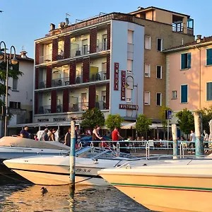 Ambra - The Only Lakeside In Hotel